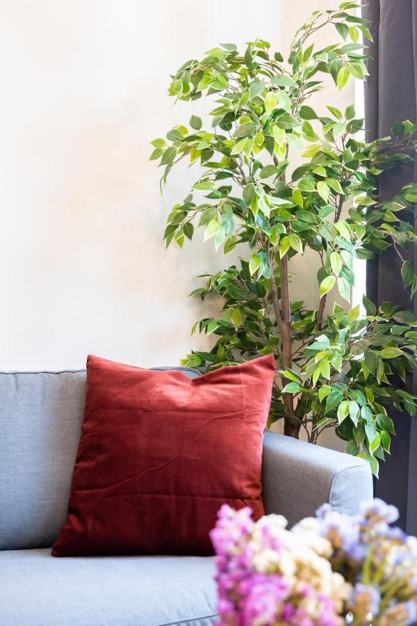 Elegant Studio In The Heart Of The Town Bucharest Exterior photo